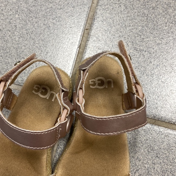 Ugg pink sandals for girls size 10 - Picture 3 of 6